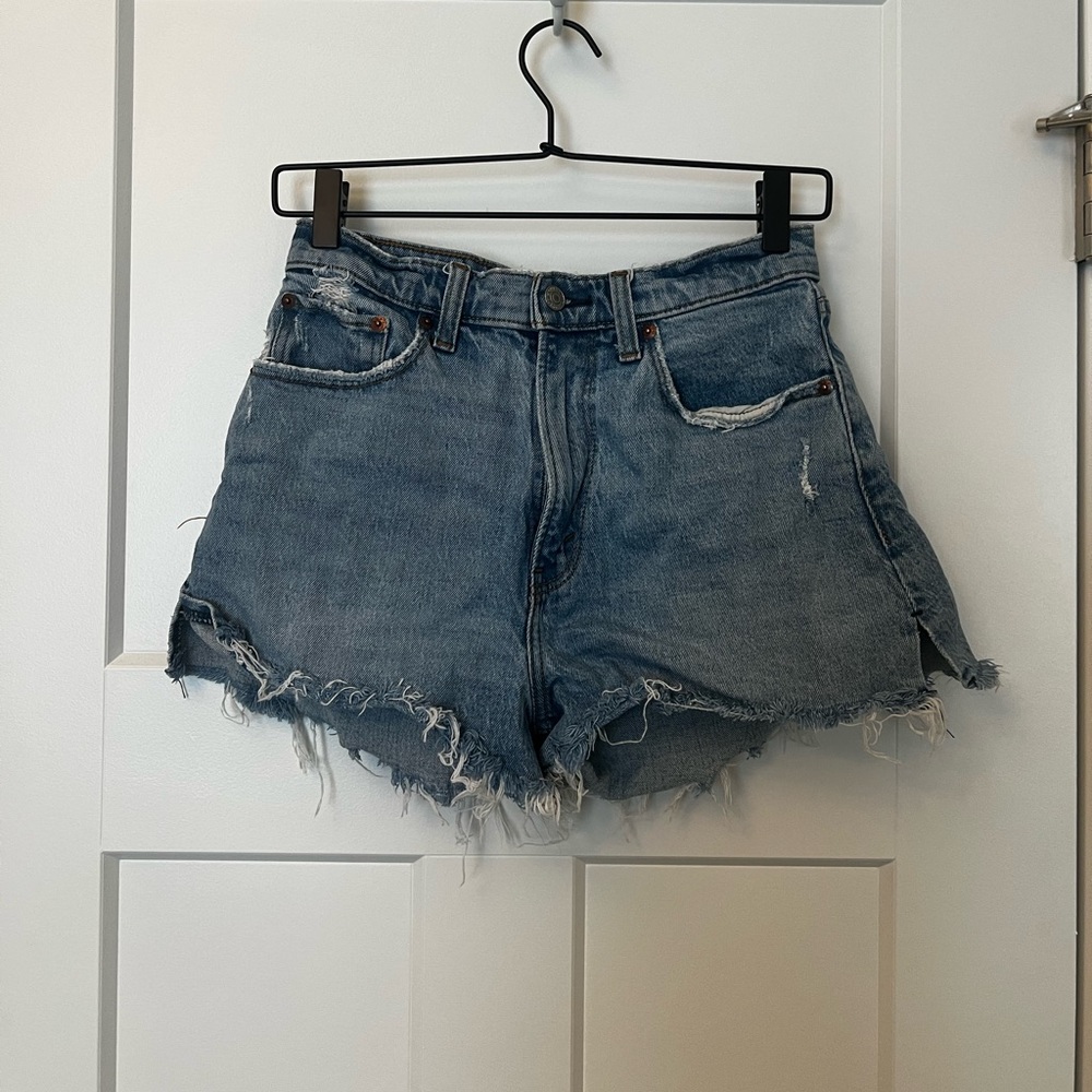 Abercrombie Curve Love High Rise Mom Short